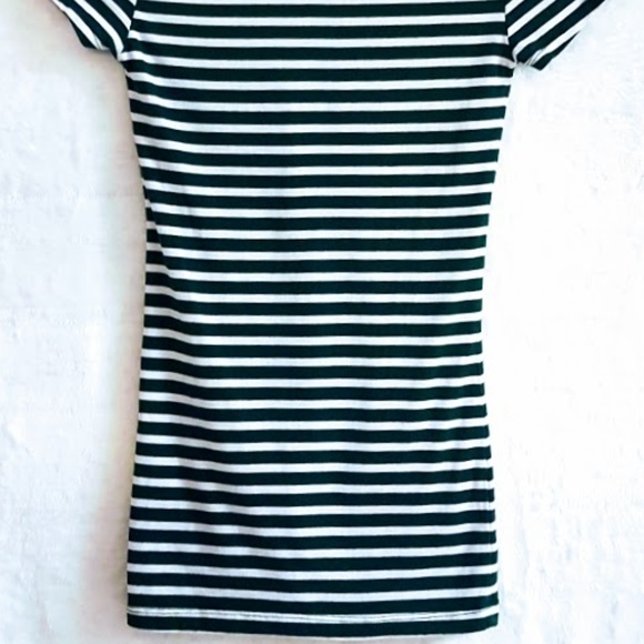 #K2 Girl's Wet Seal V-Neck T-shirt - Picture 3 of 5